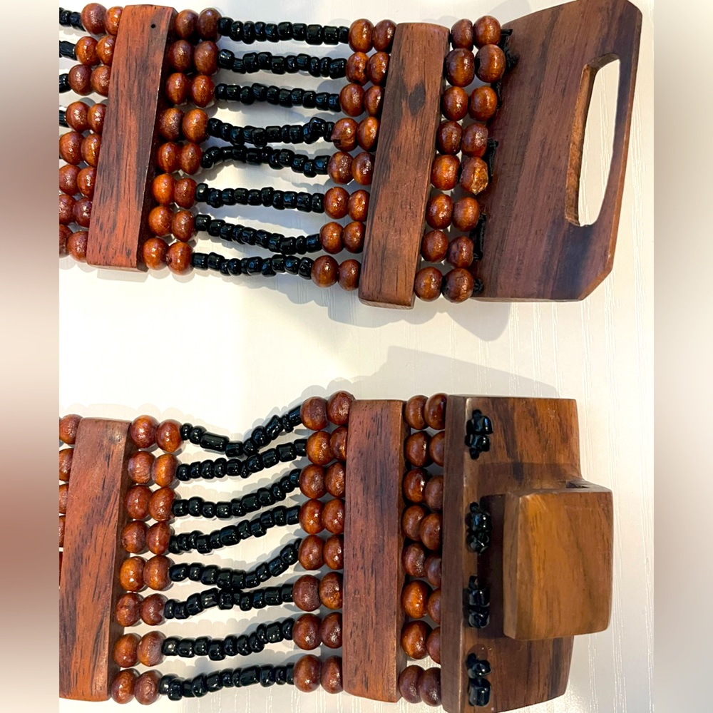 Vintage Women's Brown Wood & Black Beaded Belt 32" Wood Buckle Stretch Elastic